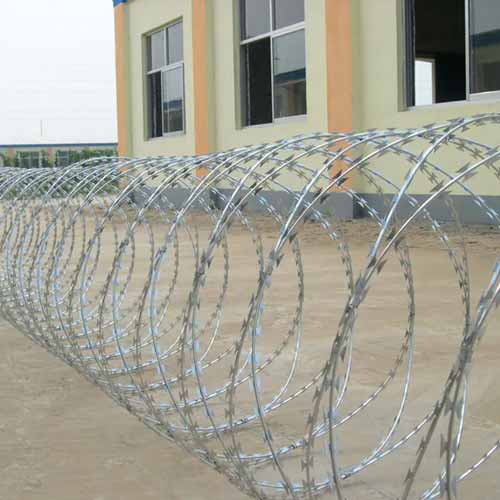 Stainless Steel Razor Barbed Wire/Concertina Blade Fencing Security Wire Roll Price for Farm Prison Safety Fence